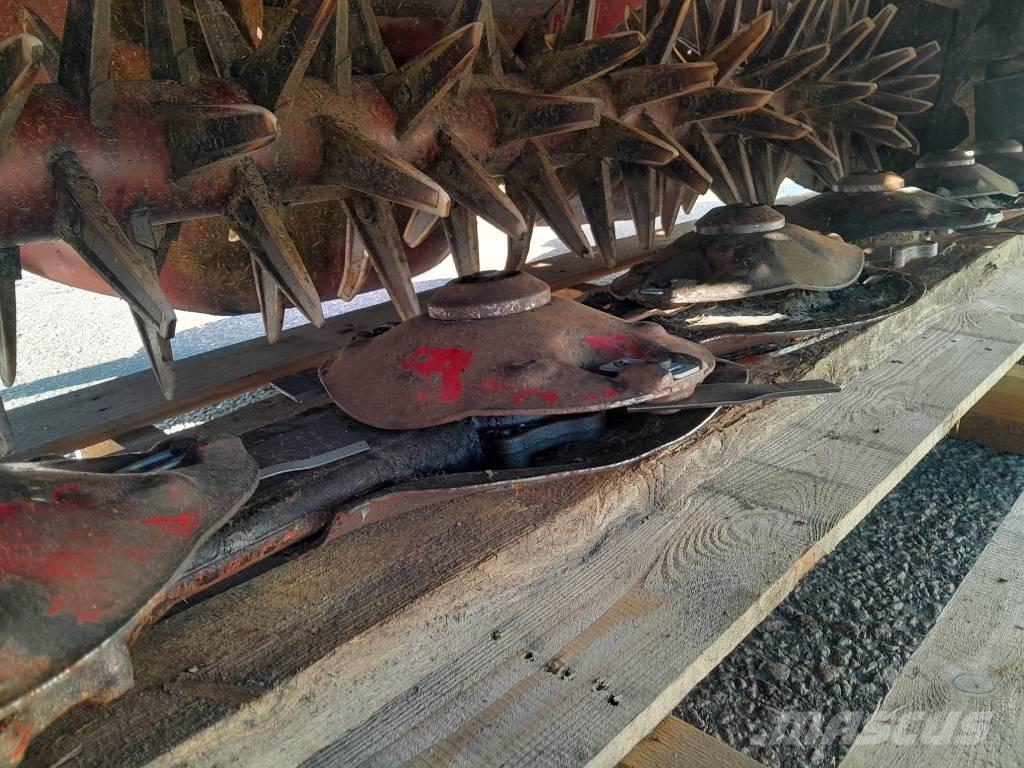 Lely 320 FC Maaikneuzers