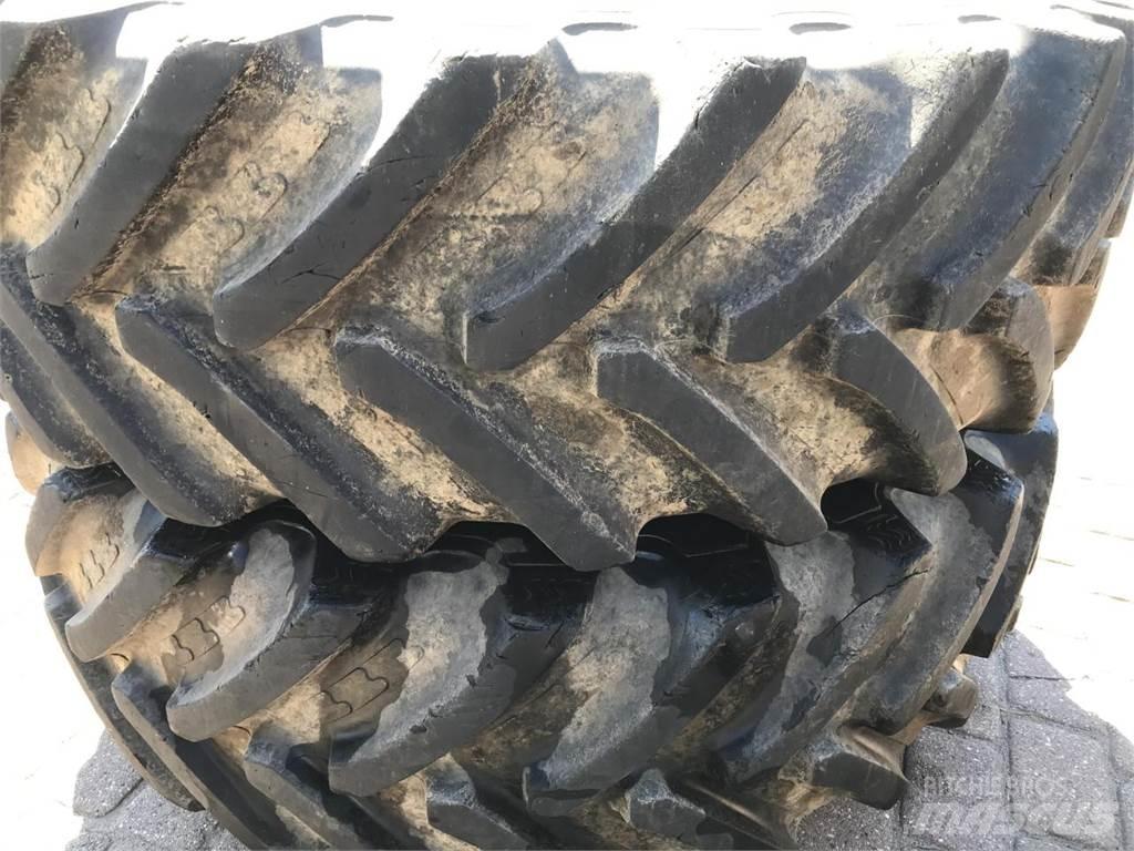 BKT 650/85R42 Banden, wielen en velgen