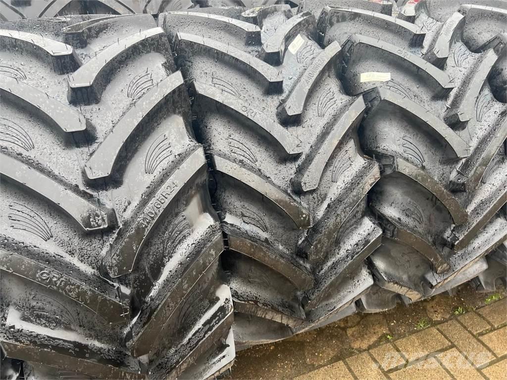  440/65R24 *GRI* Banden, wielen en velgen