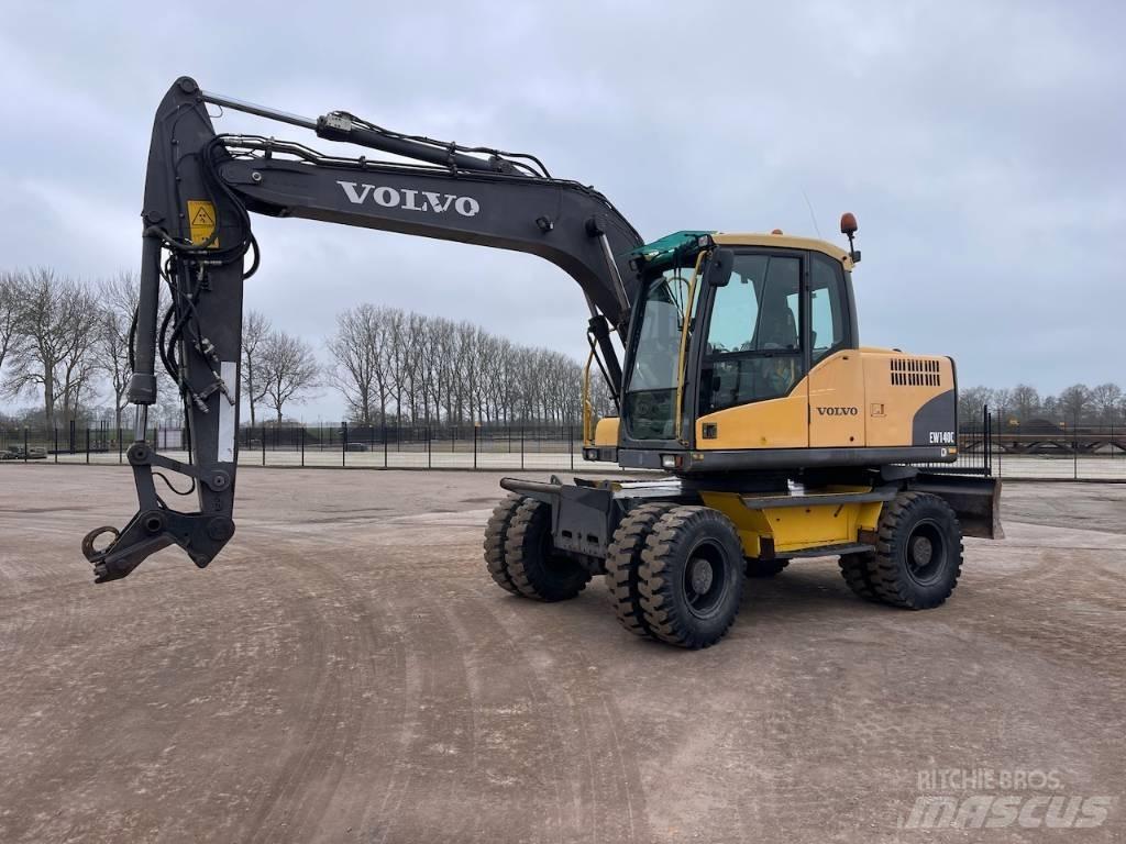 Volvo EW 140 C Wielgraafmachines