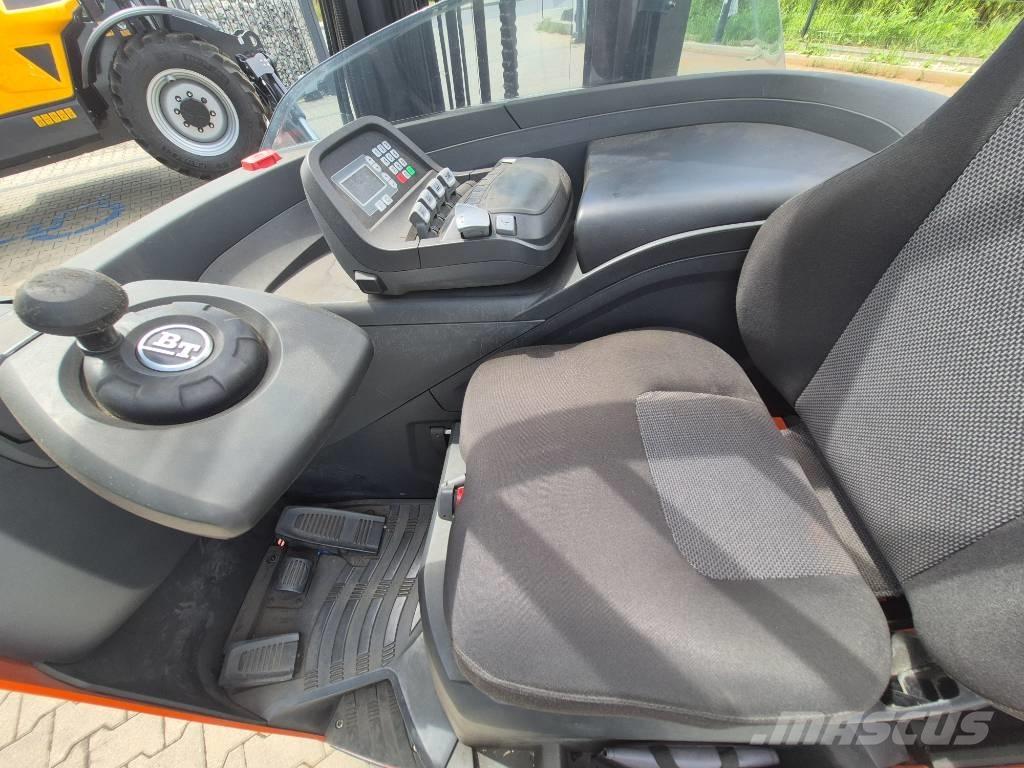 Toyota RRE 140 Reachtruck voor hoog niveau