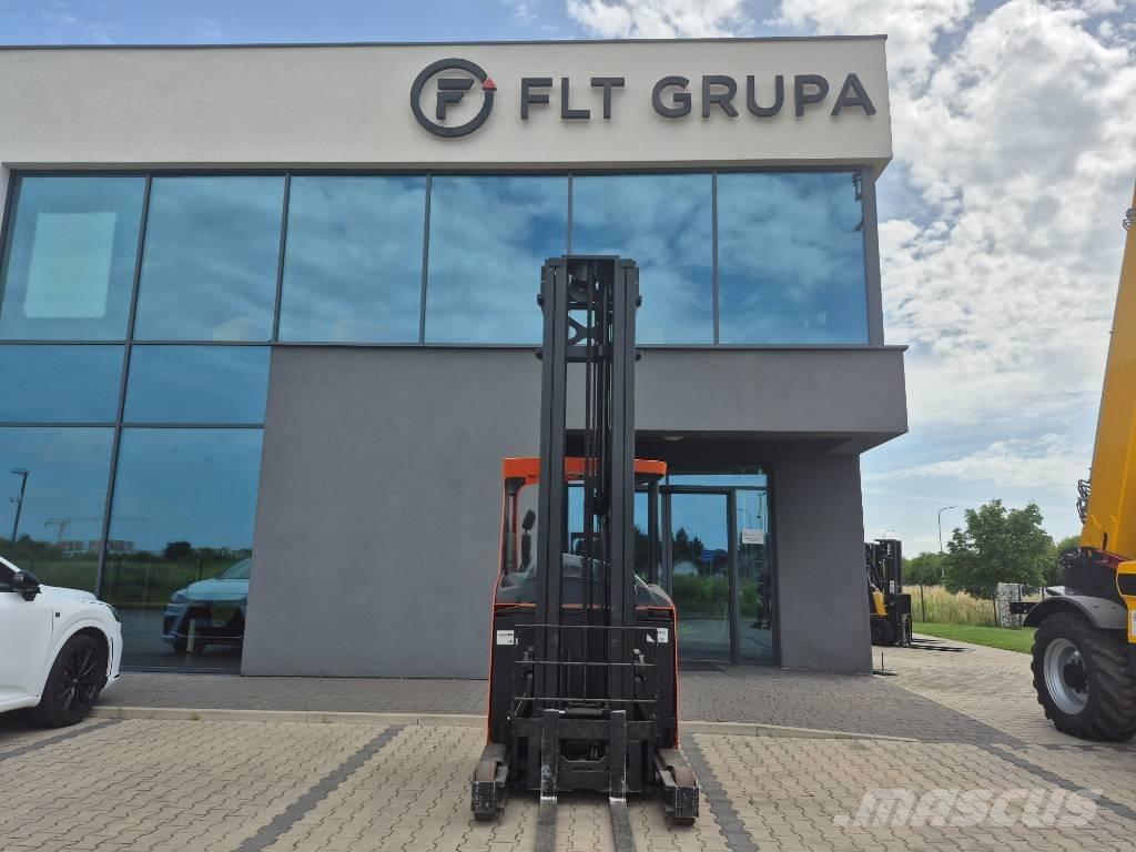 Toyota RRE 140 Reachtruck voor hoog niveau