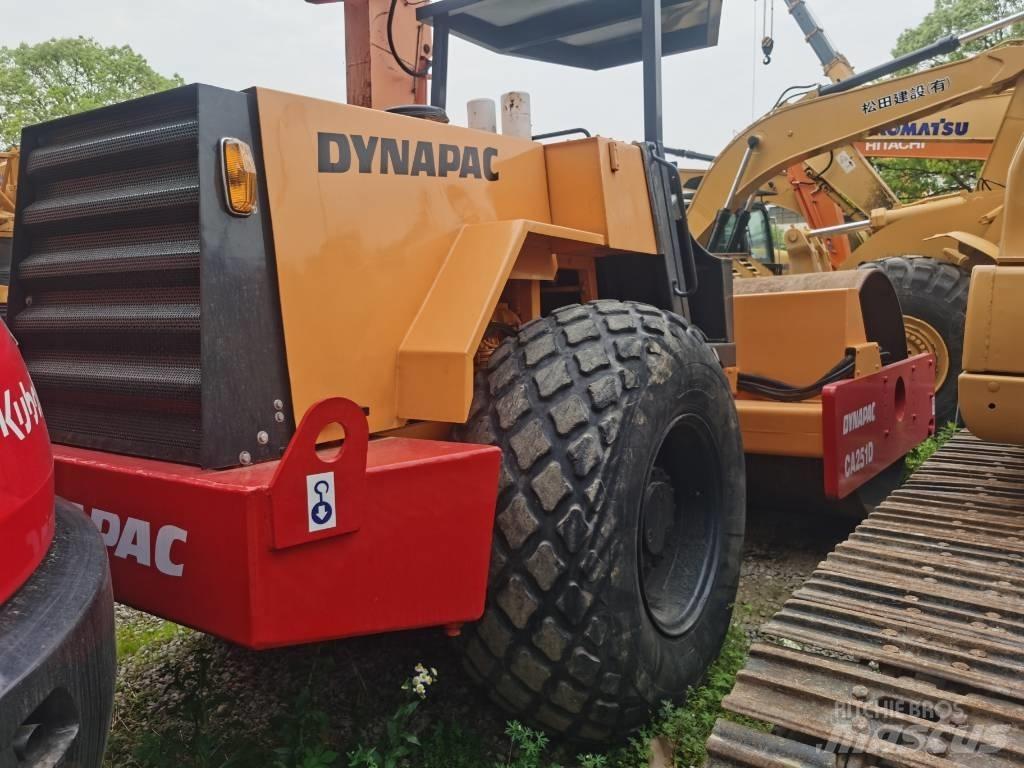 Dynapac CA 251 D Trilrolwalsen