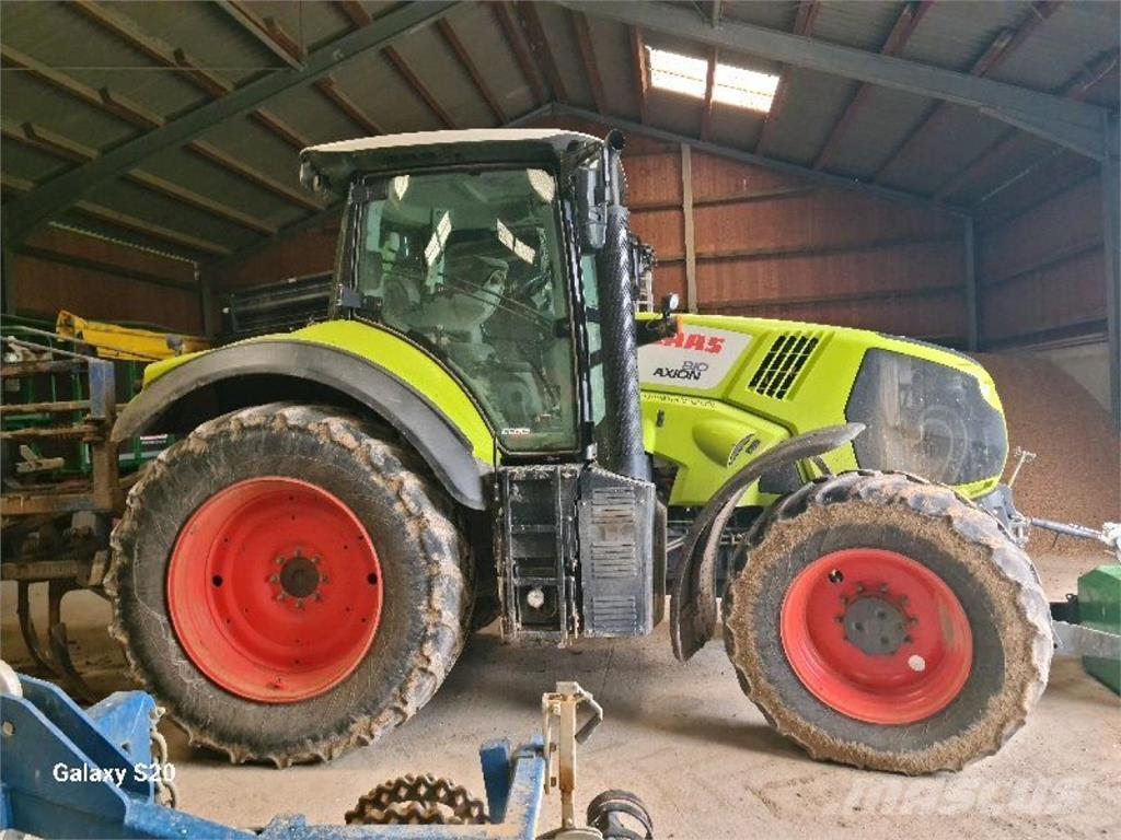 CLAAS Axion 810 Tractoren