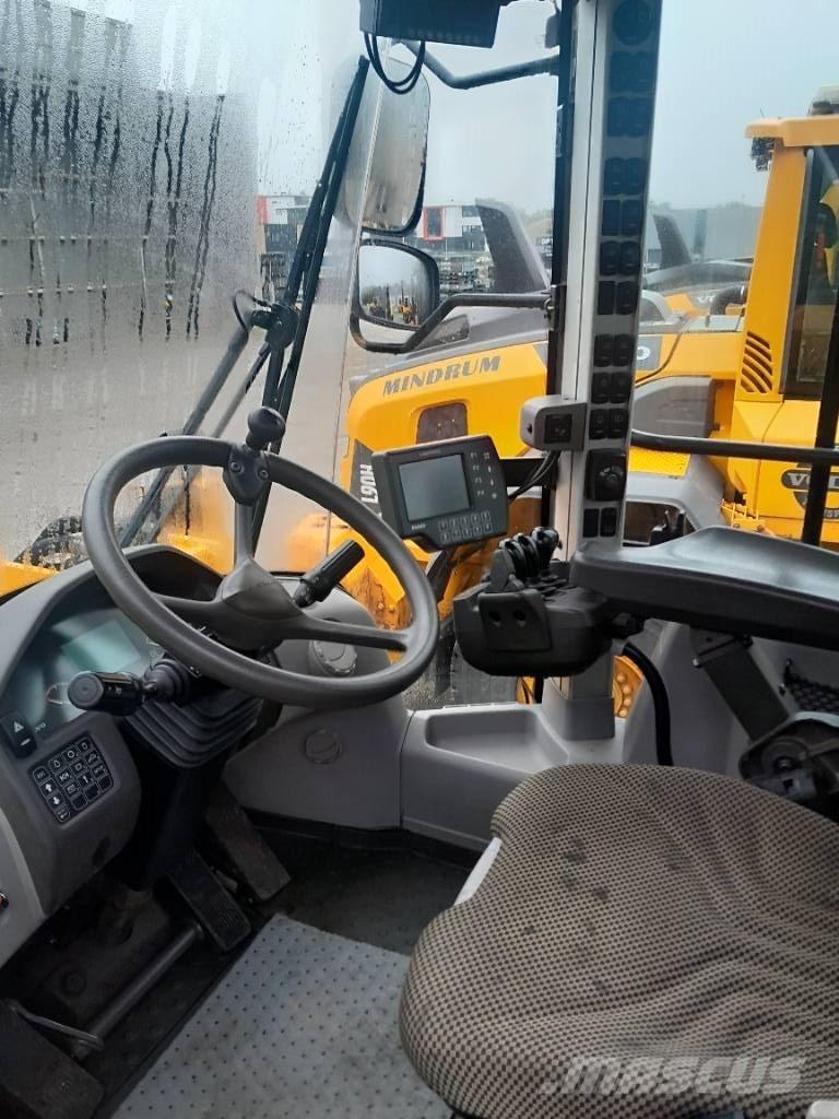 Volvo L120G Wielladers