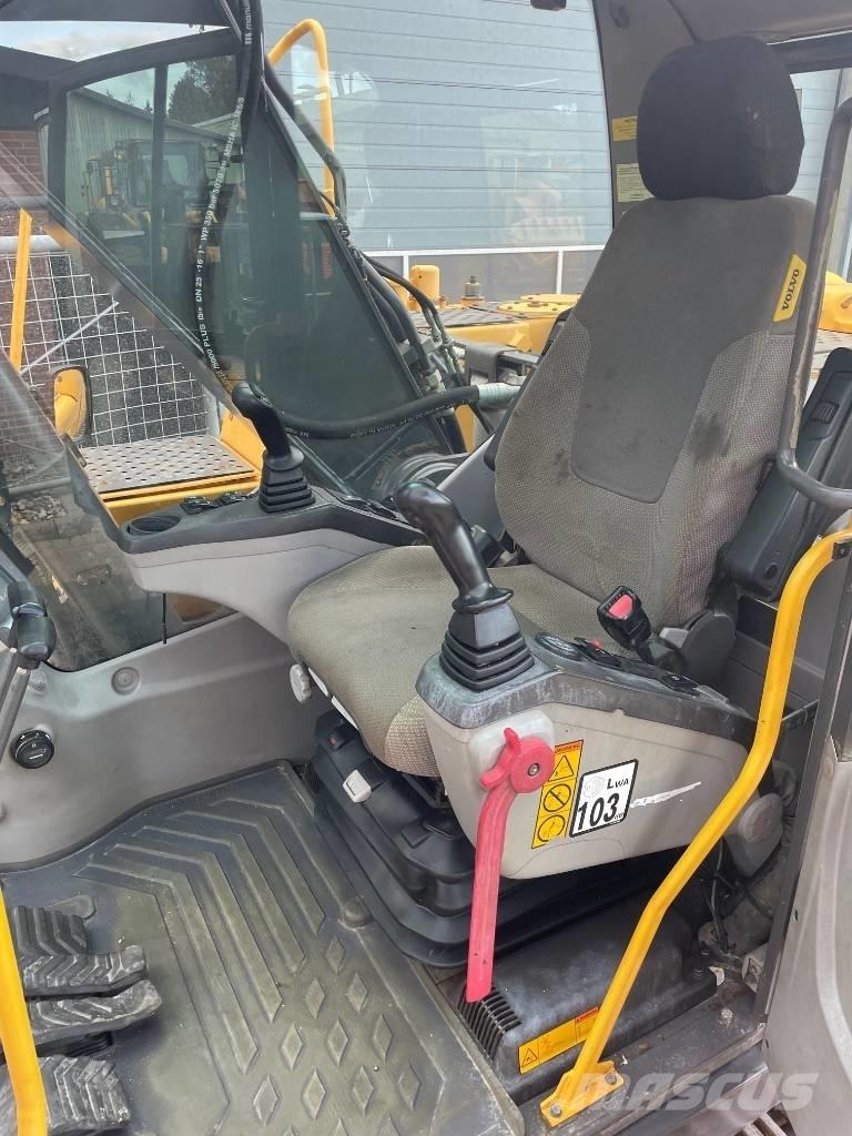 Volvo EC210CL Rupsgraafmachines