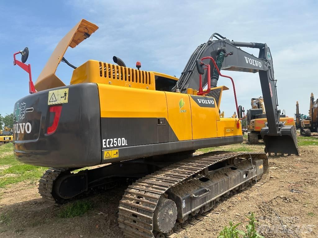 Volvo EC 250 D Rupsgraafmachines