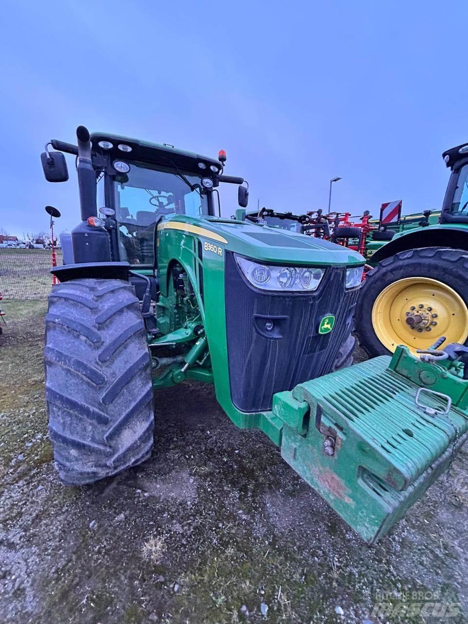 John Deere 8360 R Tractoren