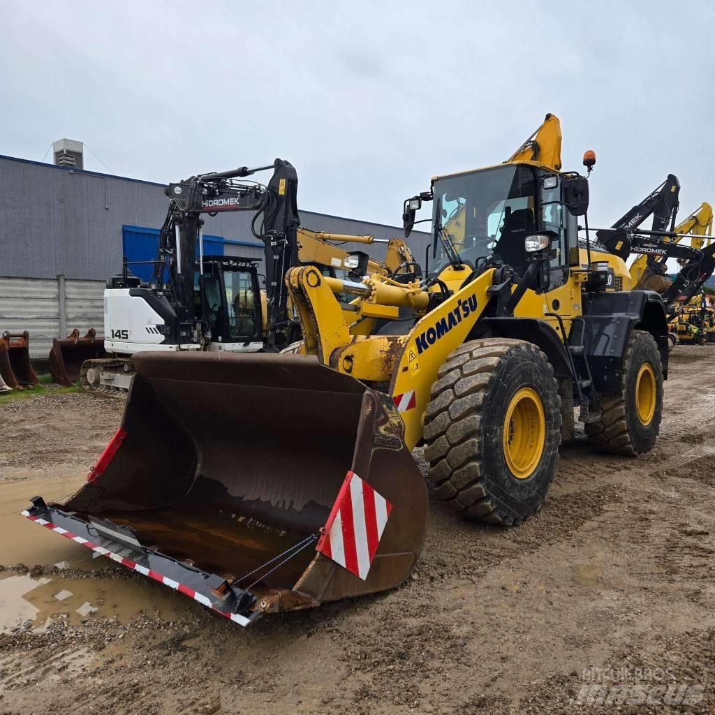 Komatsu WA 320-8 Wielladers