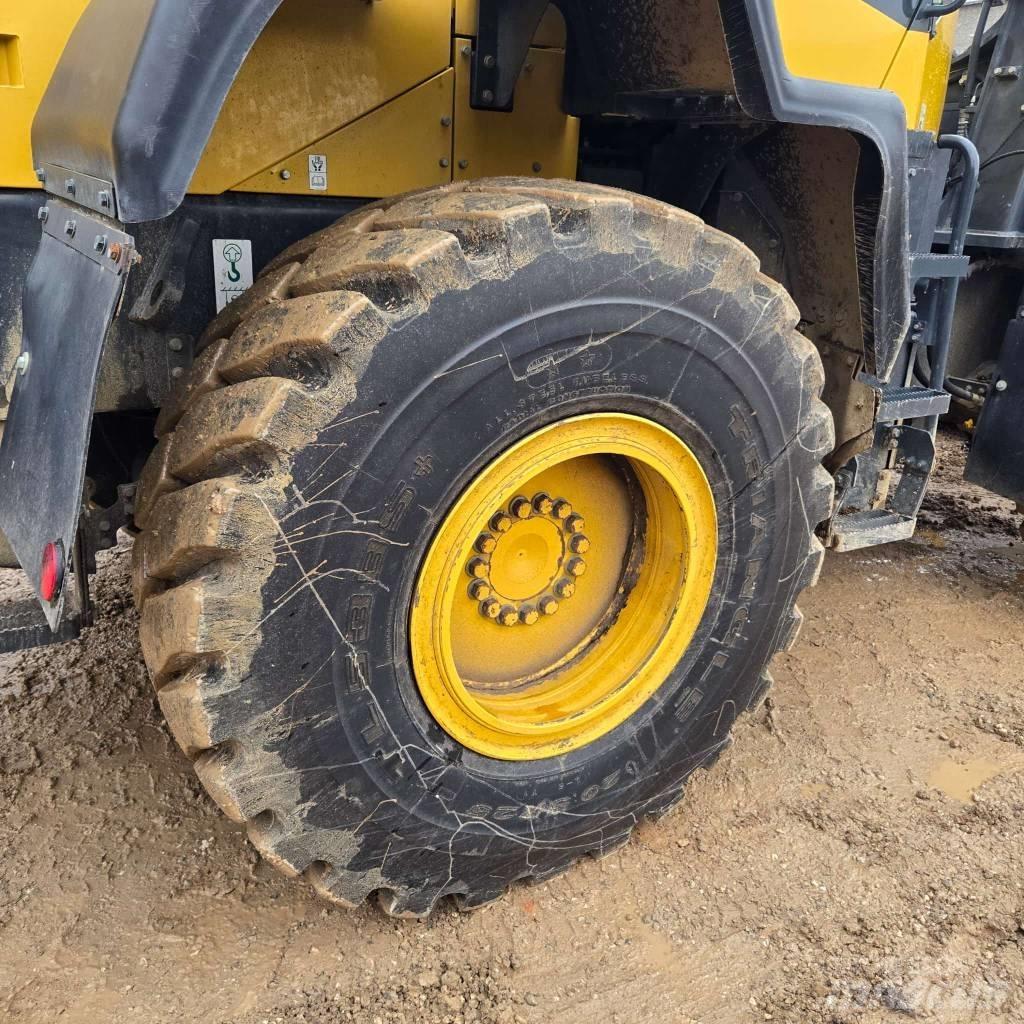 Komatsu WA320-8 Wielladers