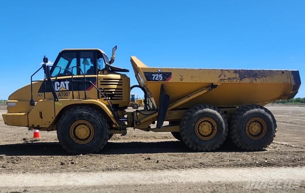 CAT 725 Knik dumptrucks
