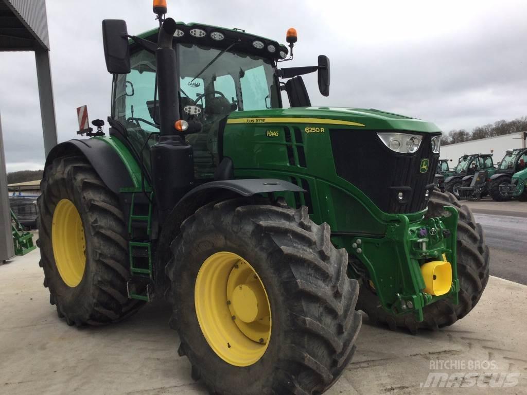 John Deere 6250R Tractoren