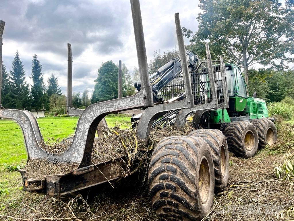 John Deere 1110 E Uitrijwagens