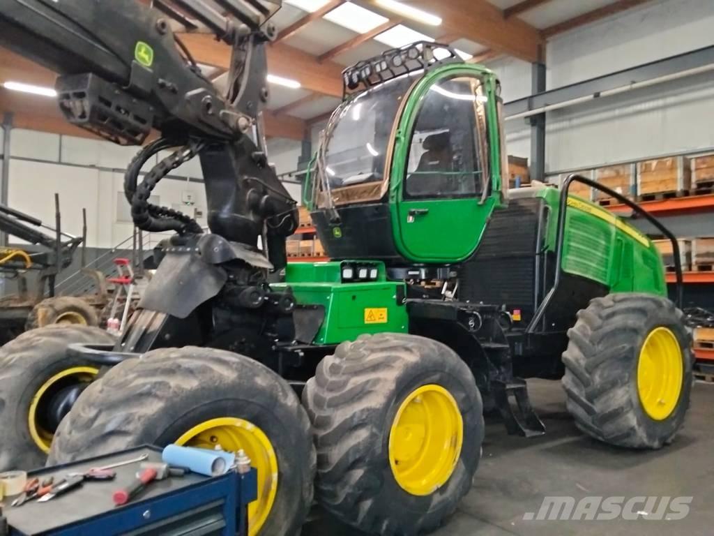 John Deere 1270 E Harvesters
