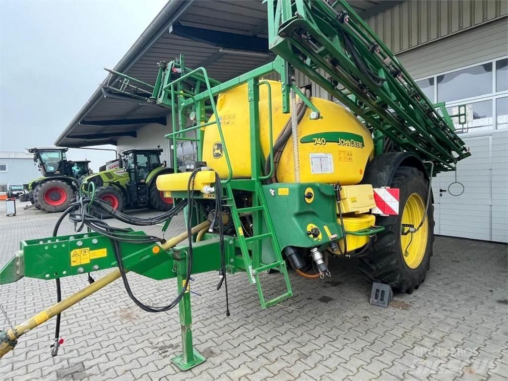 John Deere 740 Getrokken spuitmachines