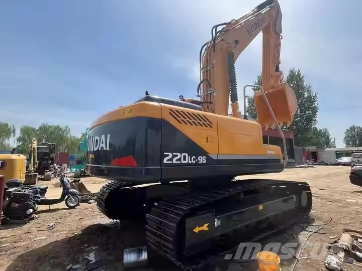 Hyundai 220 LC  9s Rupsgraafmachines