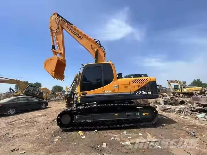 Hyundai 220 LC  9s Rupsgraafmachines