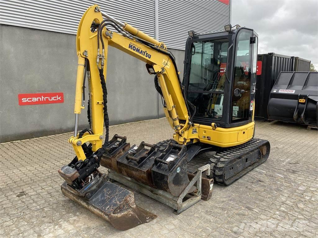Komatsu PC26MR-3 Wielgraafmachines