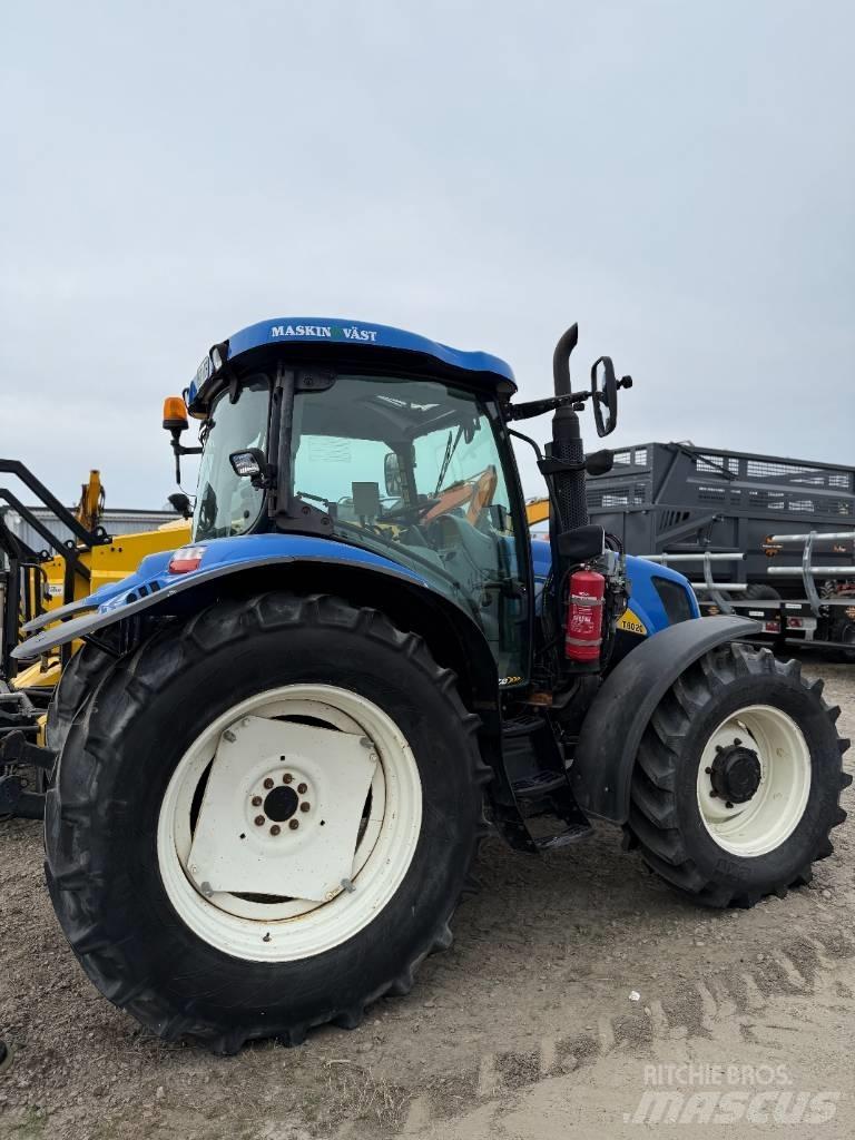 New Holland T 6020 Tractoren