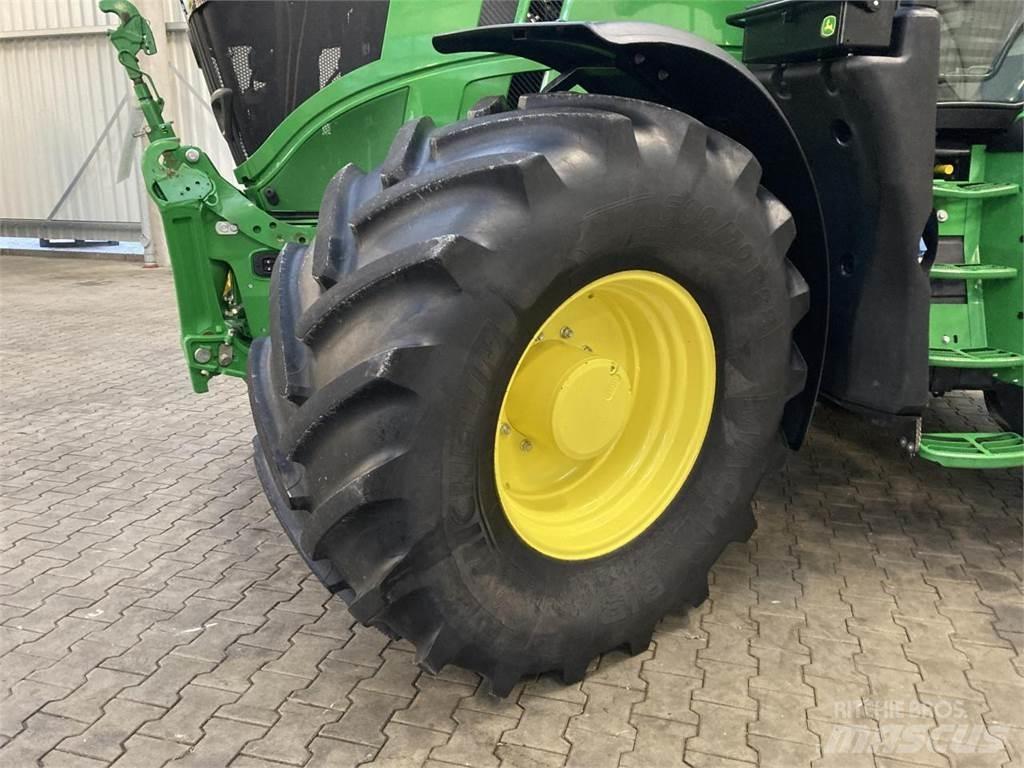 John Deere 6R 215 Tractoren