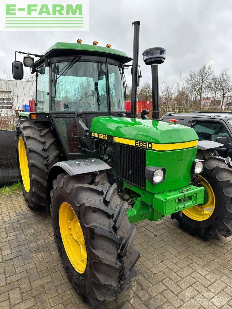 John Deere 2850 Tractoren