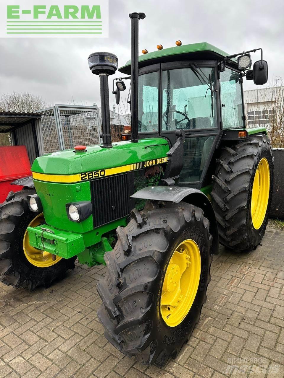 John Deere 2850 Tractoren