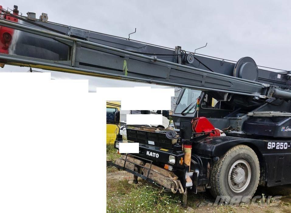 Kato KR 25 H V-2 Ruw terrein kranen