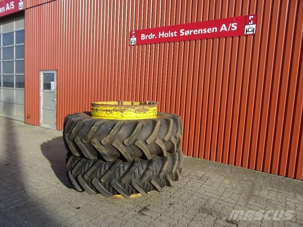 Goodyear 16.9-38 Banden, wielen en velgen