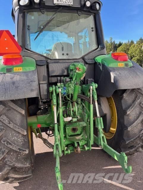 John Deere 6120 M Tractoren