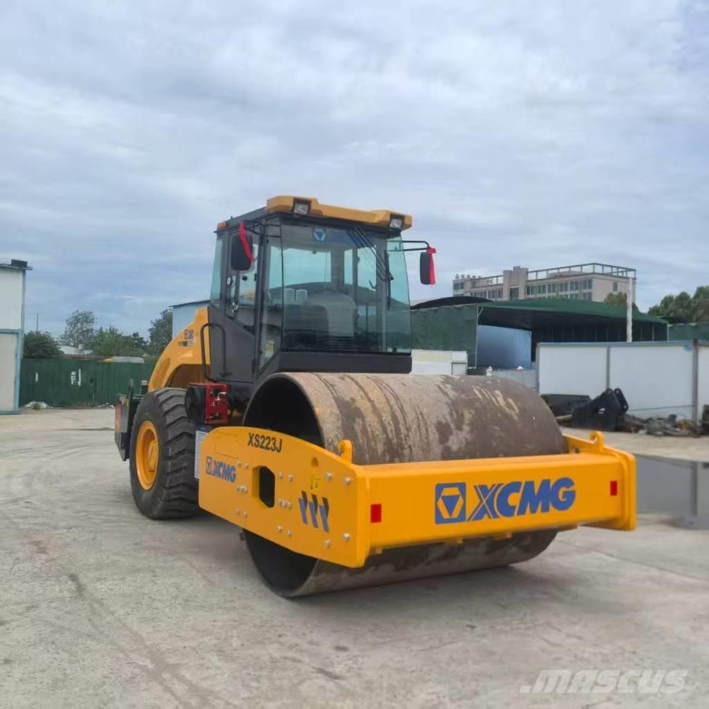 XCMG XS 223 J Trilrolwalsen