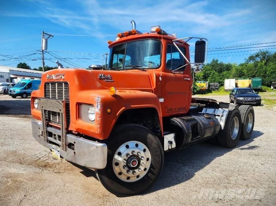Mack R 688 ST Trekkers