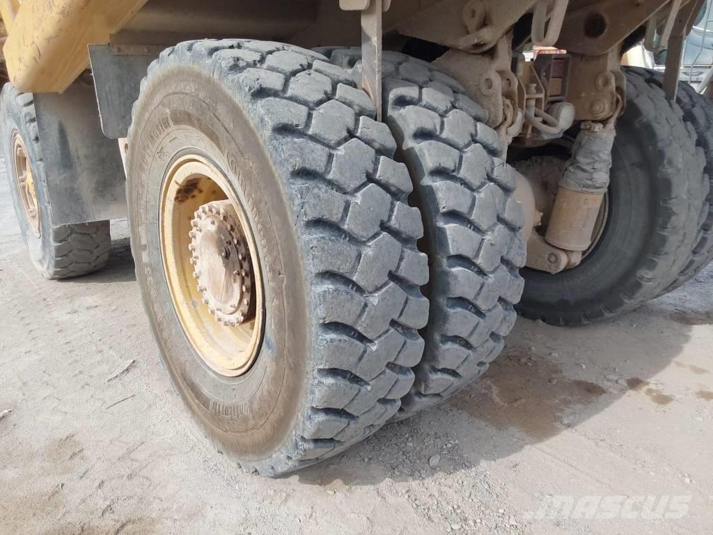CAT 771 D Starre dumpers