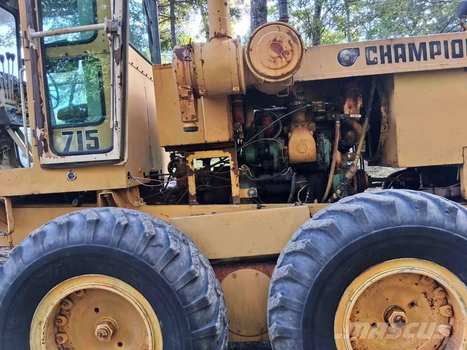 Champion 715 Graders