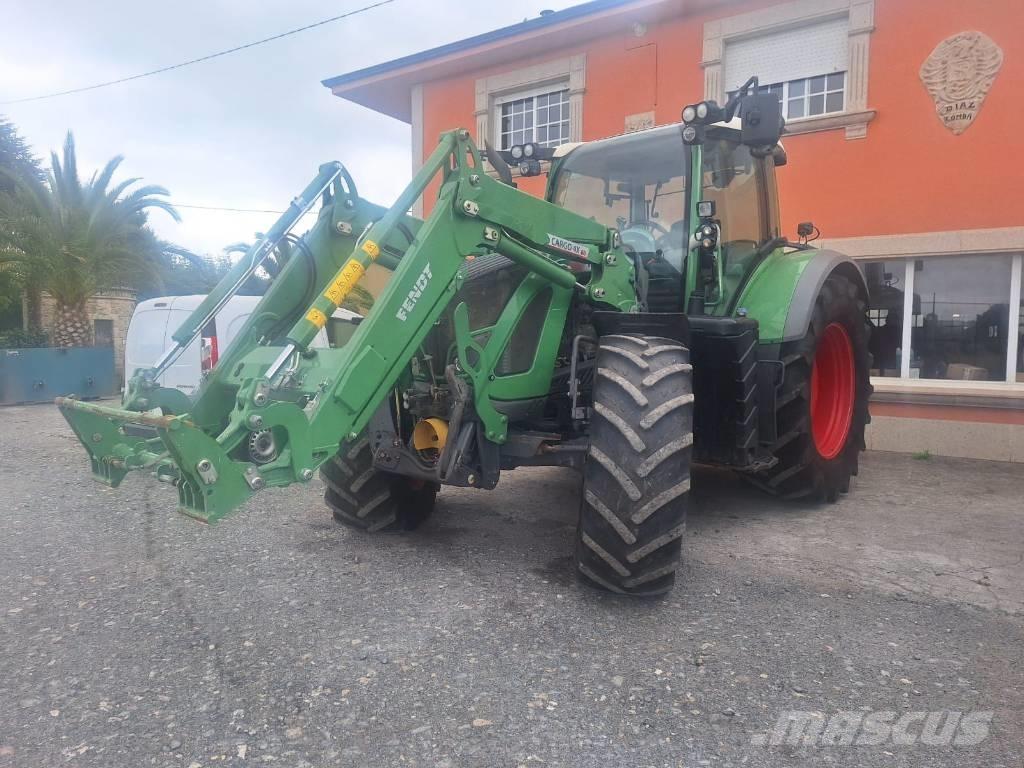 John Deere 6115 R Tractoren