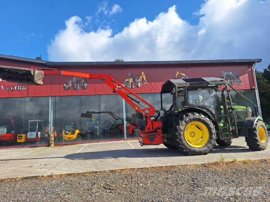 John Deere 6115 R Tractoren