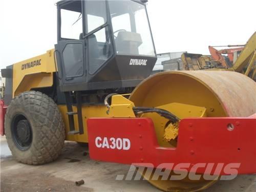 Dynapac CA 30 D Trilrolwalsen