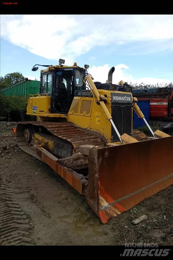 Komatsu D 65 PX-18 Rupsdozers