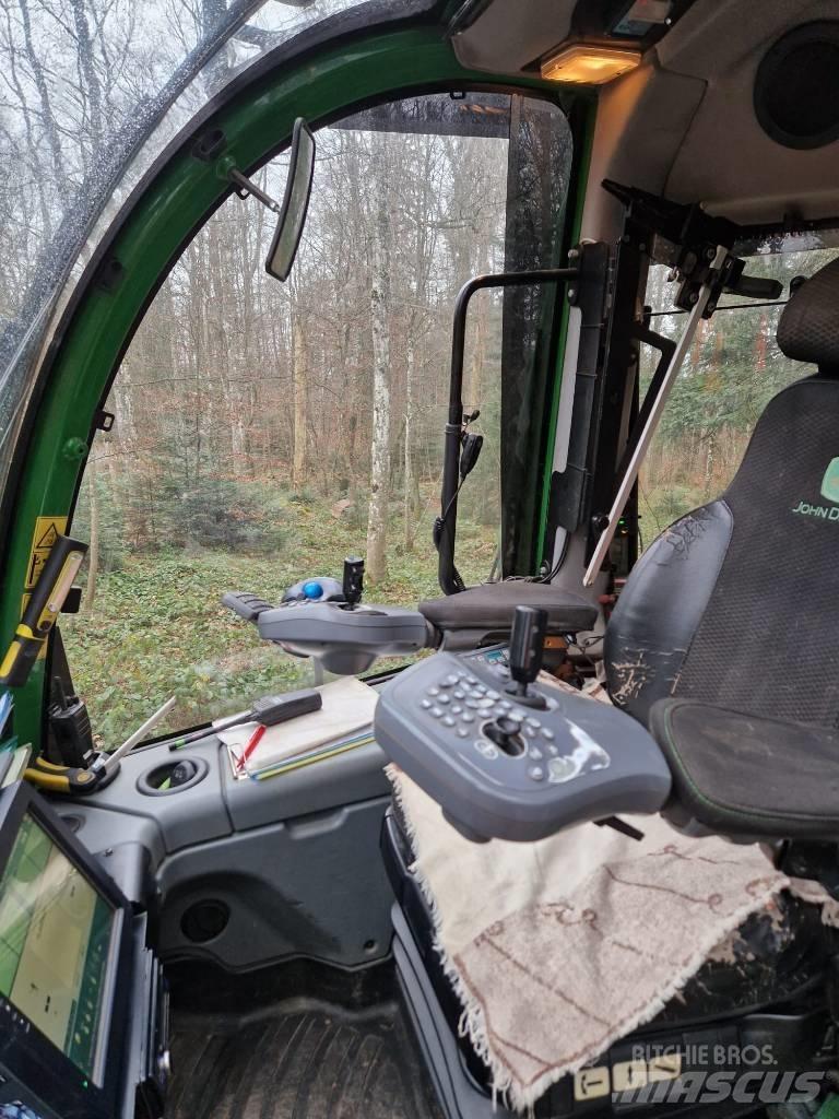 John Deere 1270 E Harvesters