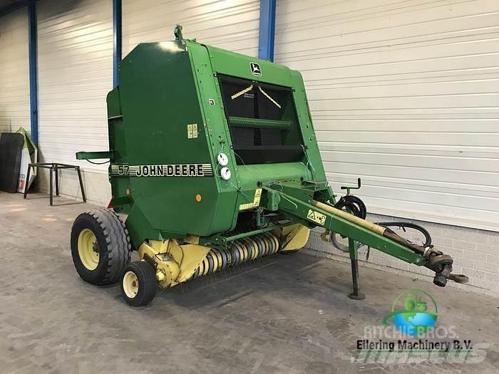 John Deere 570 Getrokken veldhakselaar