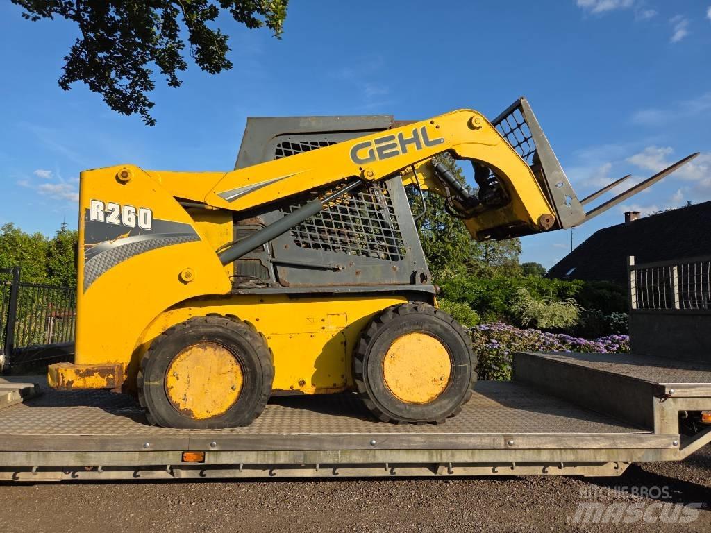 Gehl R 260 DEFECT!! Schrankladers