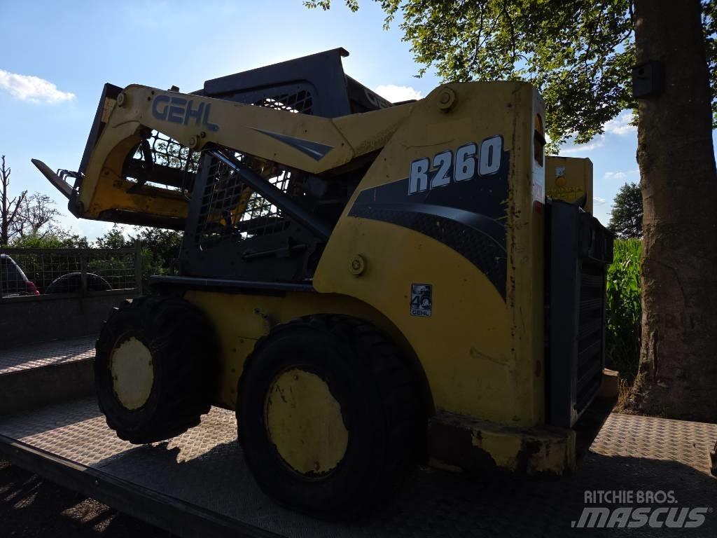 Gehl R 260 DEFECT!! Schrankladers