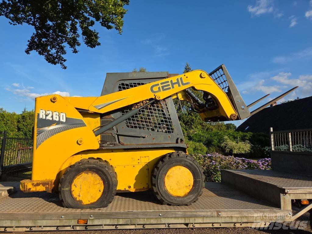 Gehl R 260 DEFECT!! Schrankladers