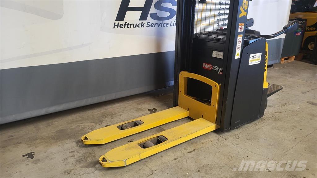 Yale MS12X Zelfrijdende stapelaars