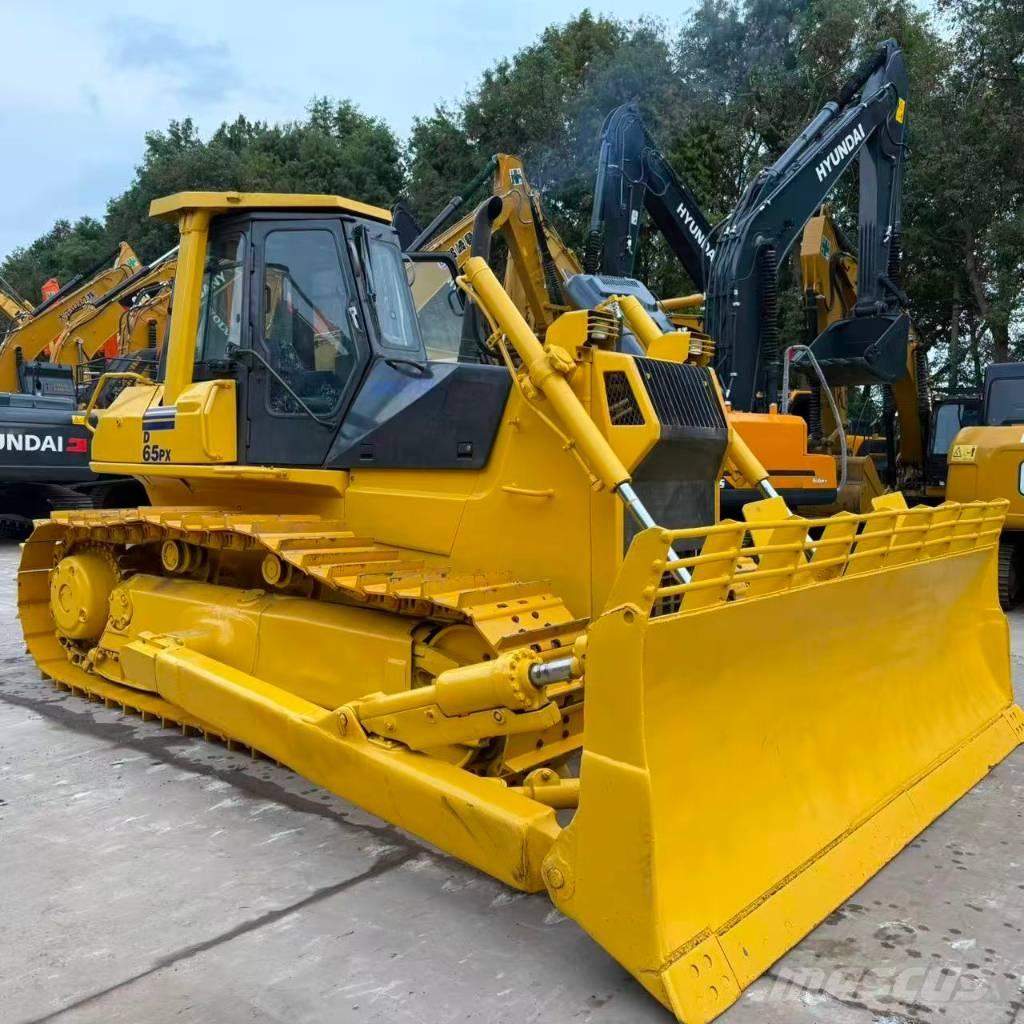 Komatsu D65PX-12E Rupsdozers