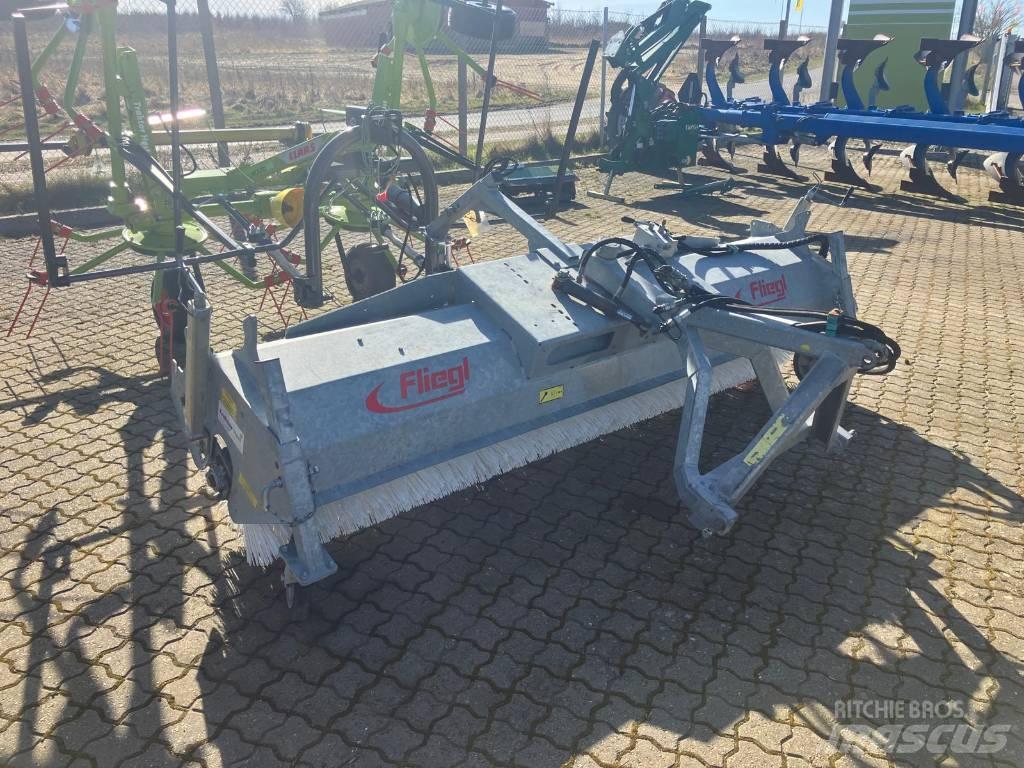 Fliegl Kost 2,8 m. Overige accessoires voor tractoren