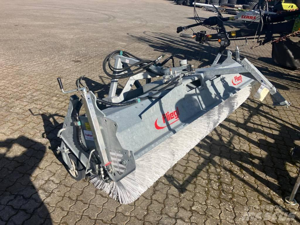 Fliegl Kost 2,8 m. Overige accessoires voor tractoren