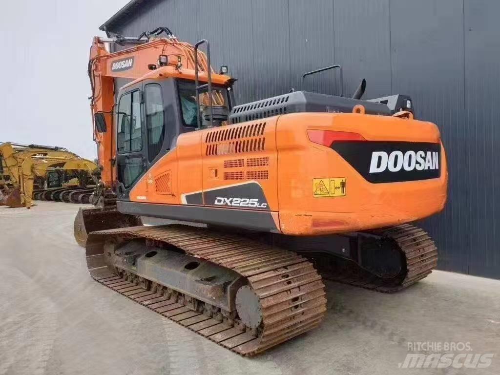 Doosan DX 225 LC Rupsgraafmachines