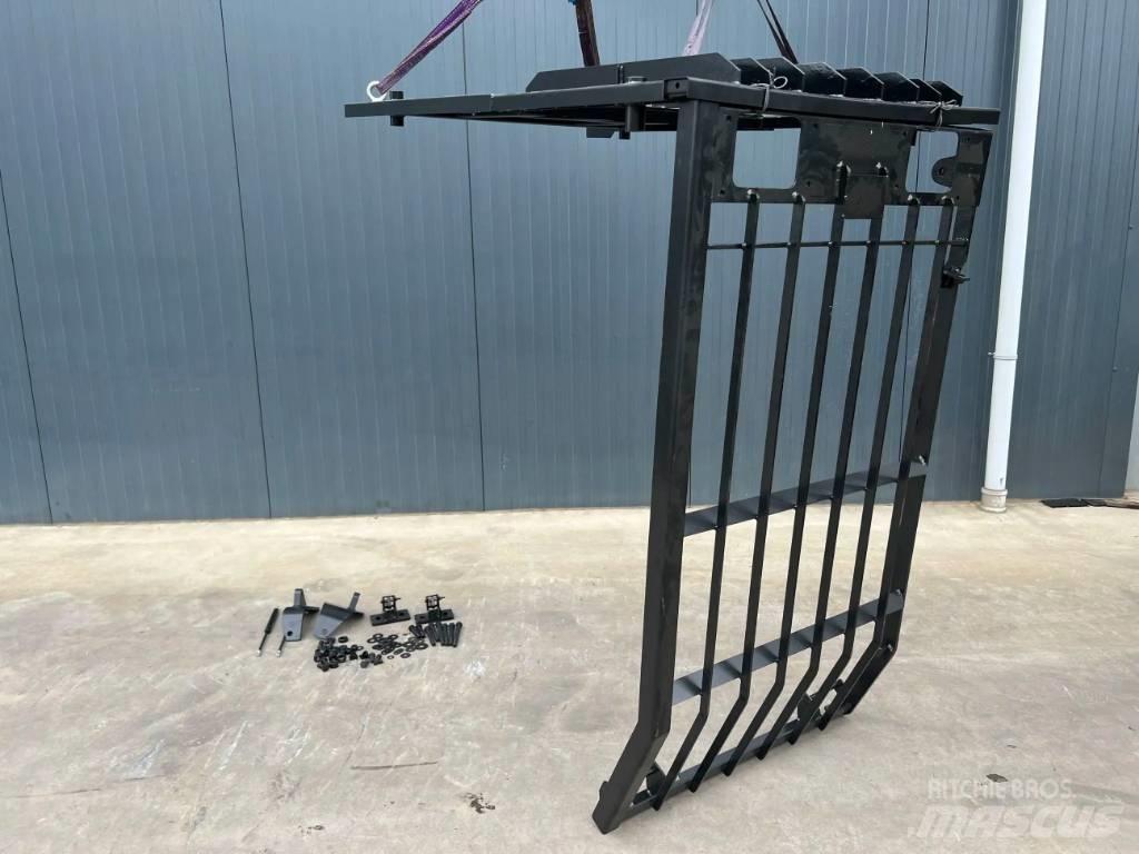 CAT 325D Guard Cabine en interieur