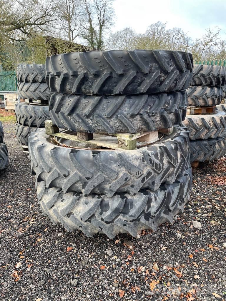 Mitas SET OF WHEELS Banden, wielen en velgen