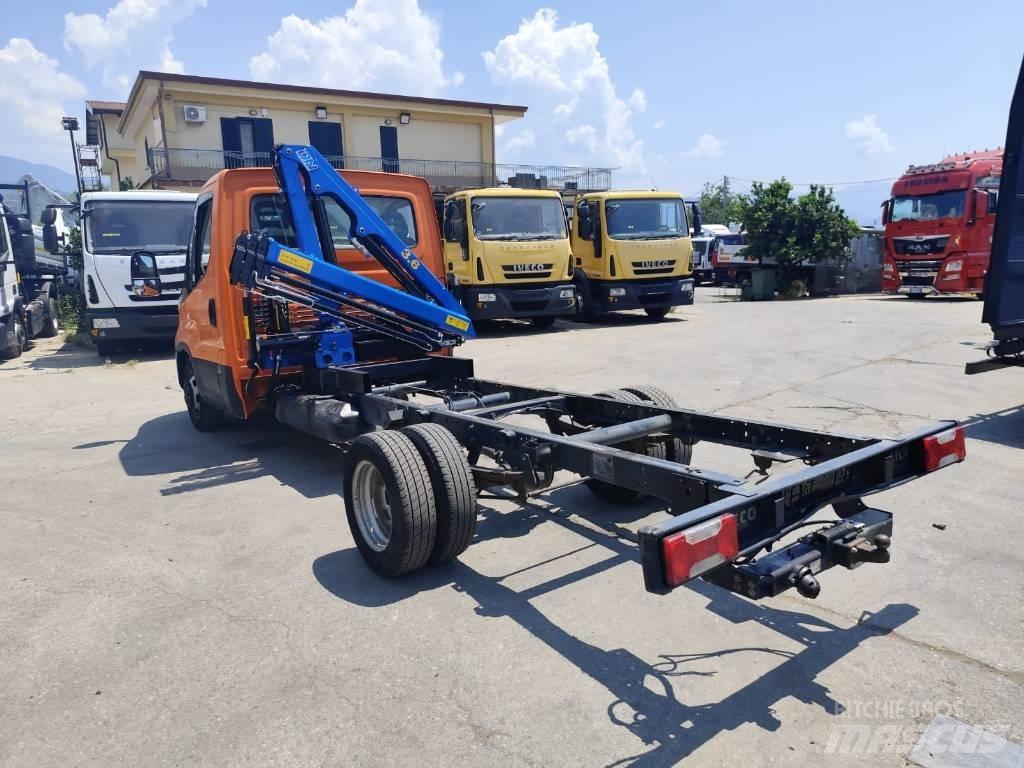 Iveco Daily 35-140 Vlakke laadvloer met kraan